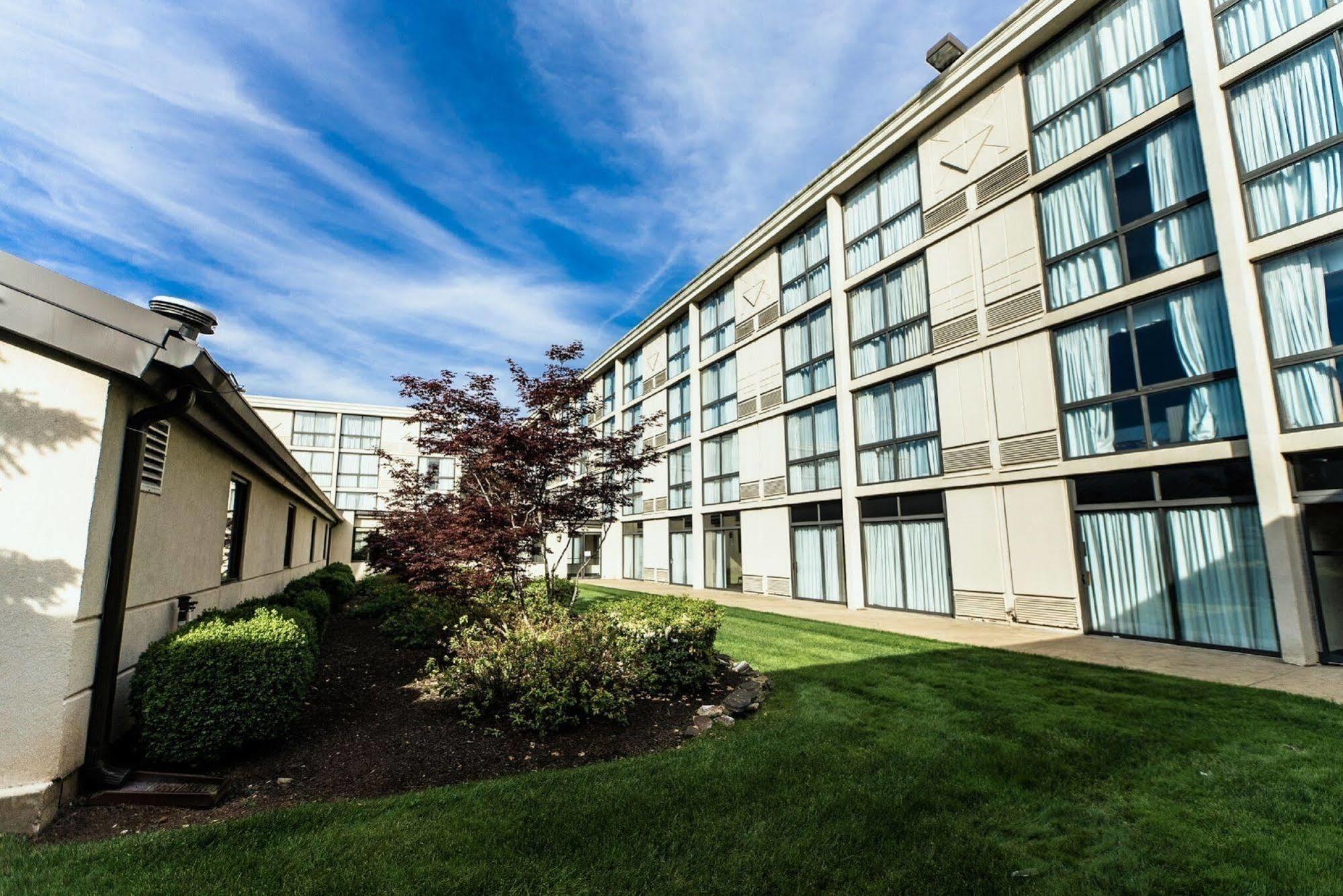 Holiday Inn South Plainfield-Piscataway By Ihg Exterior foto